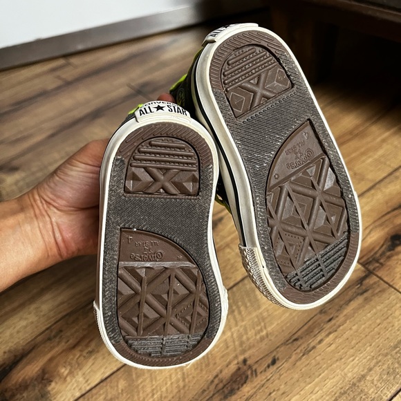 Infant converse size 4 - Picture 2 of 5